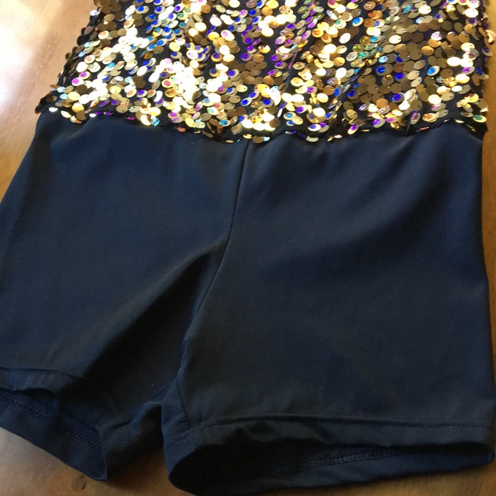 Costume - Picture 3 of 6